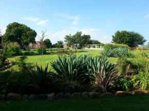  Lokuthula Country Lodge  Магалисбург
